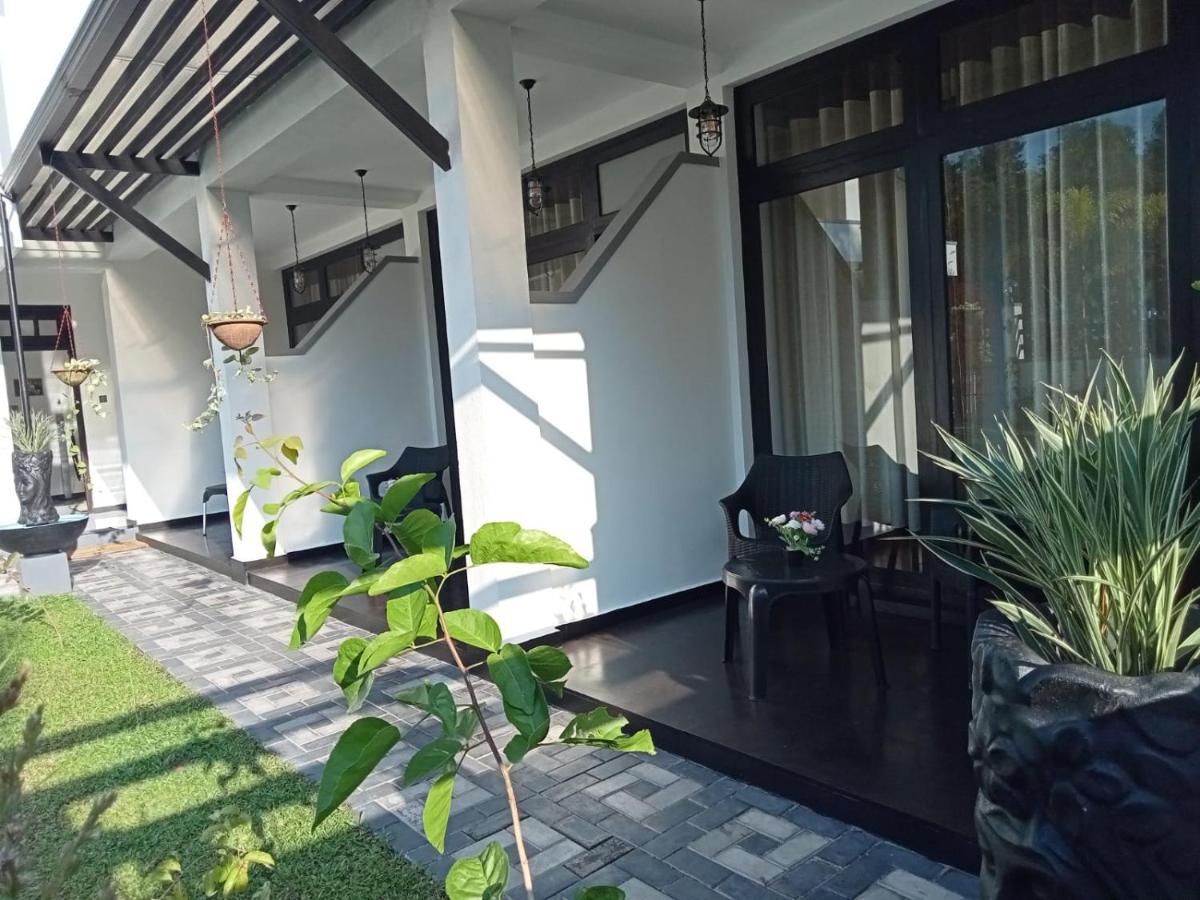 Airport Faith Hotel Katunayake Exterior photo