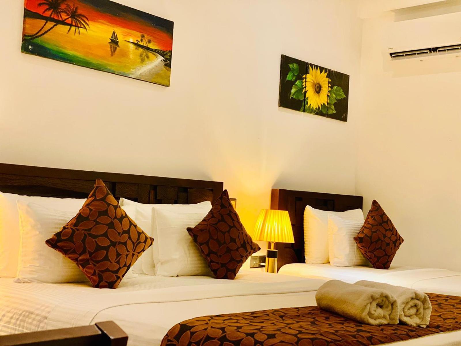 Airport Faith Hotel Katunayake Room photo